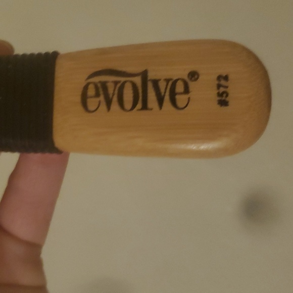 New Evolve Knot-Free Detangler, 572 - Picture 5 of 7